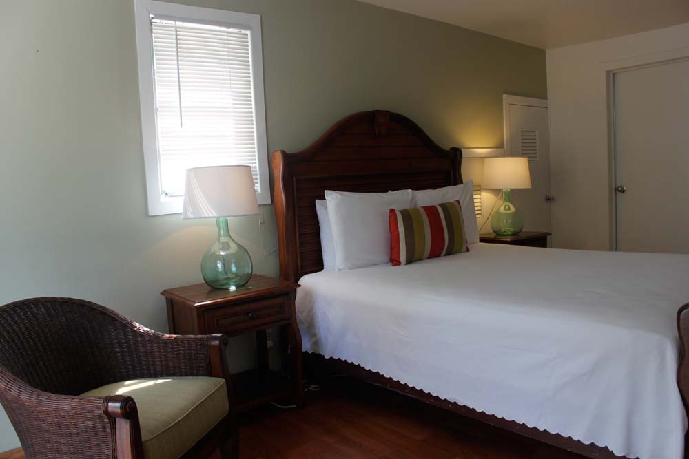 7389 The Nest   Basic Room Queen Bed